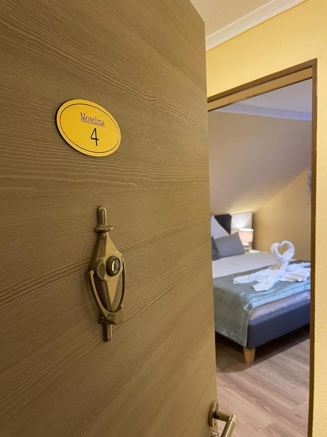 Moselina Gaestezimmer Sankt Aldegund Bagian luar foto